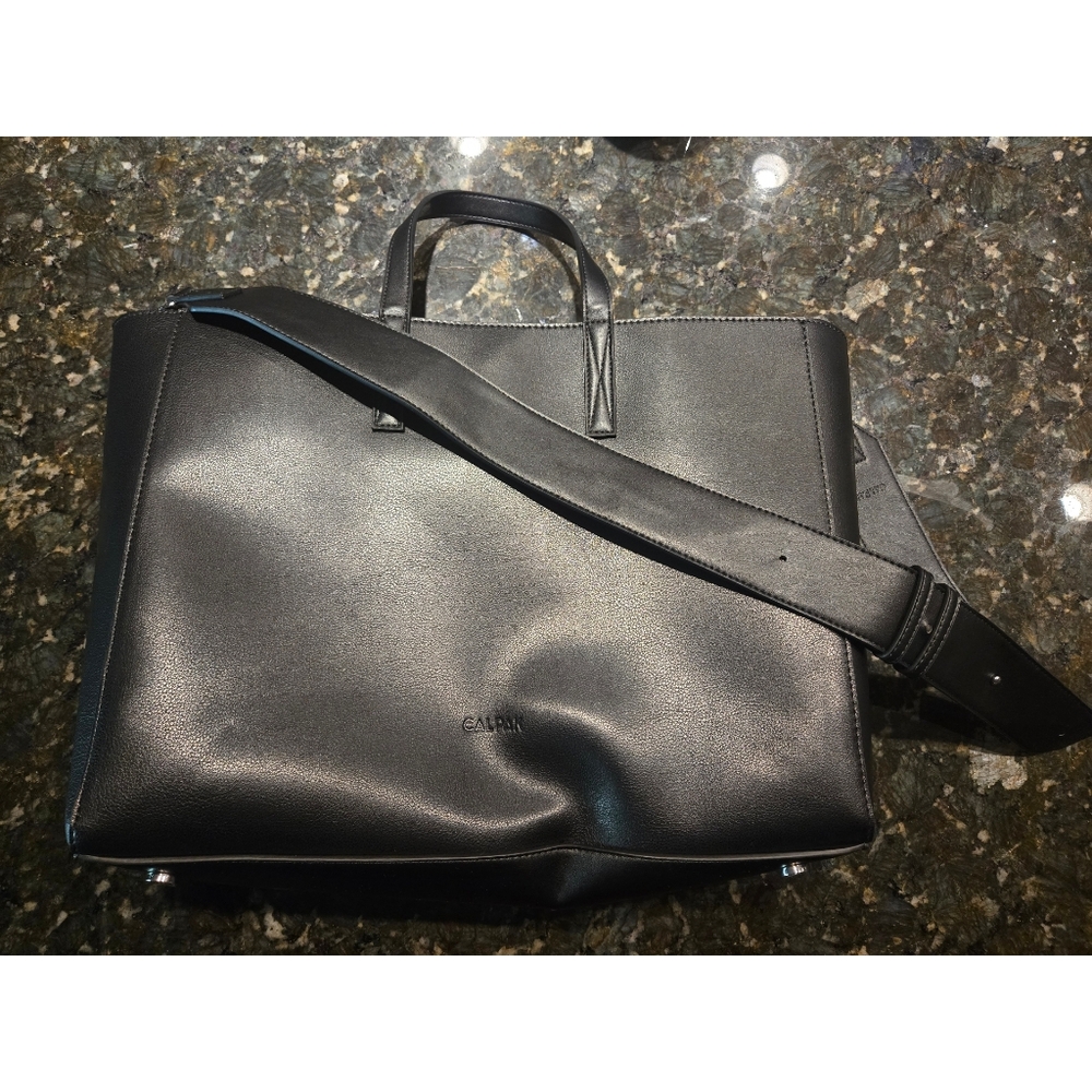 Calpak Haven Laptop Tote Bag in Black (Like new)